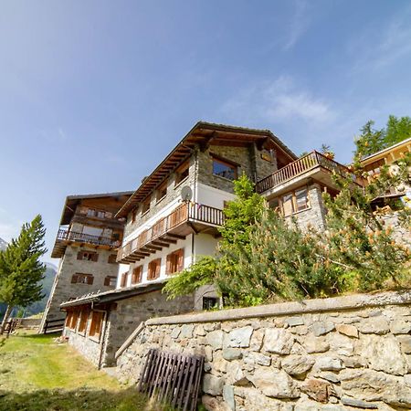Hotel & Restaurant Perret - Mountain People ヴァルグリゼンケ エクステリア 写真