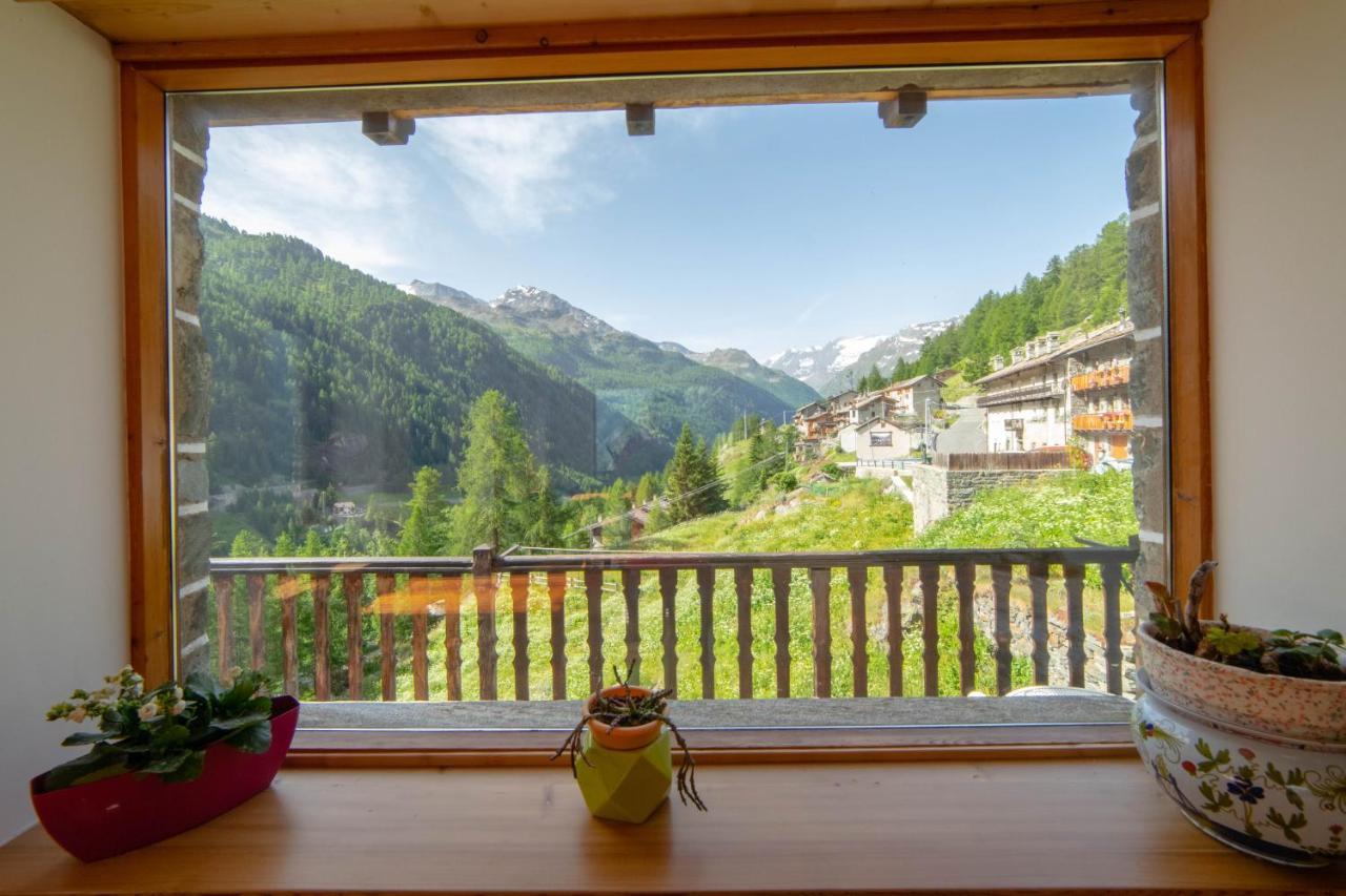 Hotel & Restaurant Perret - Mountain People ヴァルグリゼンケ エクステリア 写真