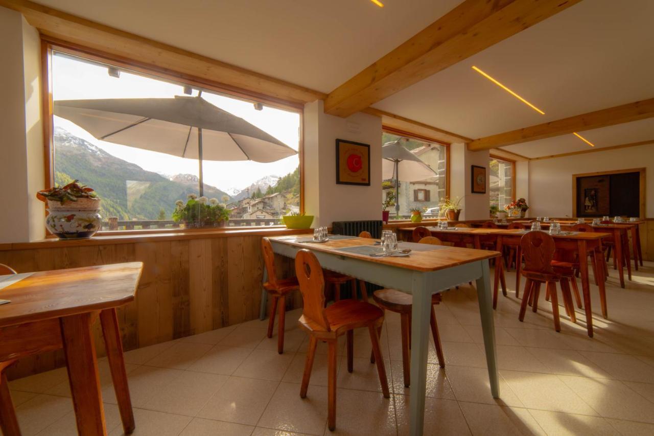 Hotel & Restaurant Perret - Mountain People ヴァルグリゼンケ エクステリア 写真