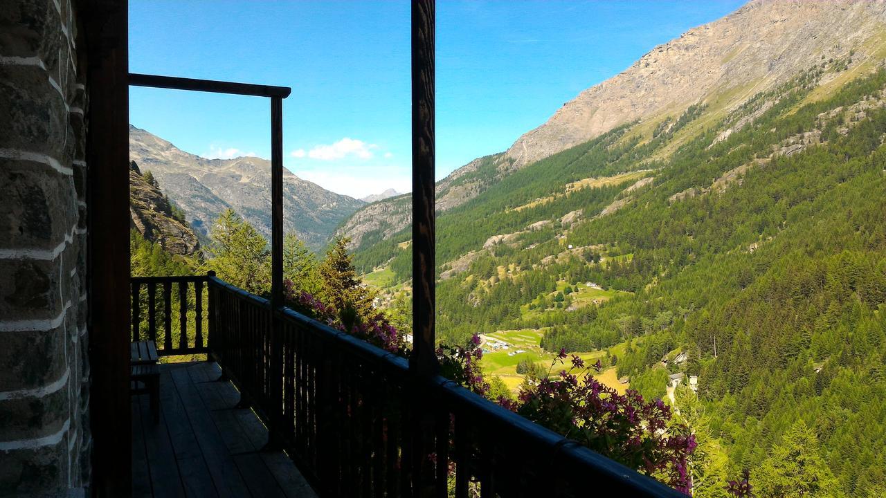 Hotel & Restaurant Perret - Mountain People ヴァルグリゼンケ エクステリア 写真